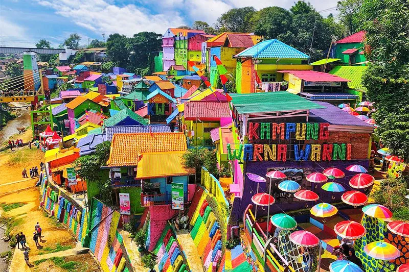 Kampung Warna-Warni Jodipan – Wisata Urban Kreatif dengan Spot Foto Aesthetic